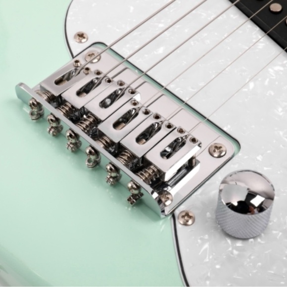 Glares 30” Mini Kids Electric Guitar Maple Fingerboard & 5W Amplifier Green NEW - Picture 11 of 13